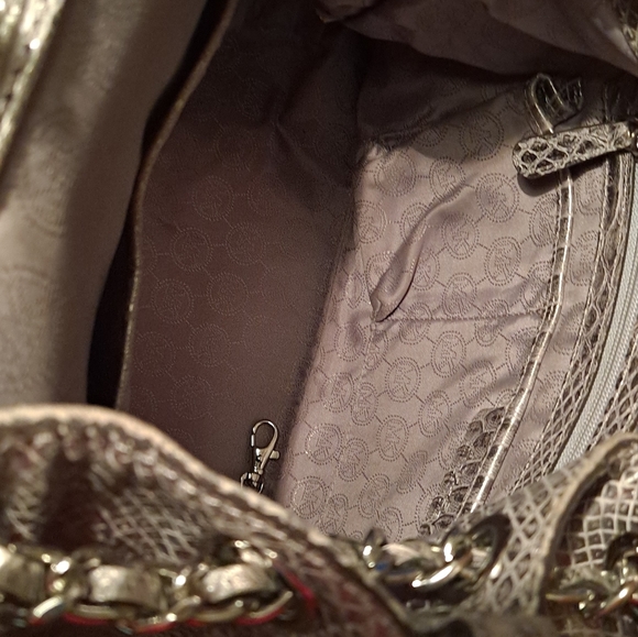 Woman Michael Kors Frankie Draw String Bag & Crossbody - Picture 6 of 6